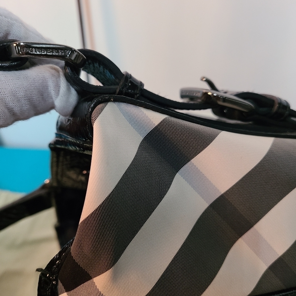 Burberry Check Tote - Picture 14 of 16